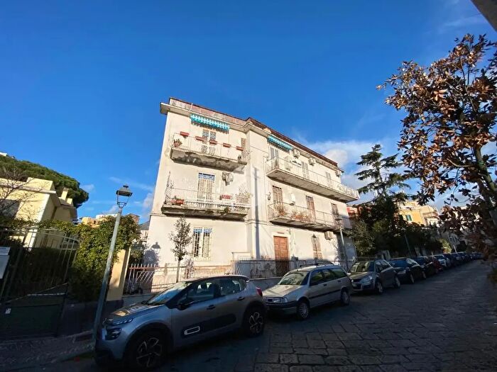 Appartamento con 5 locali in vendita in Viale Cristoforo Colombo, Torre Del Greco
