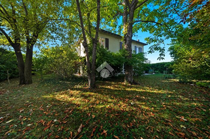 Casa con 7 locali in vendita in Via Quirino Pioppi, Carpi