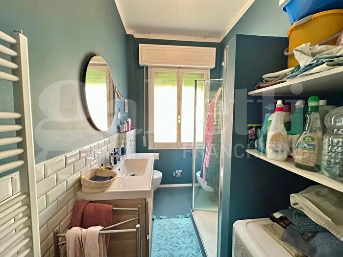 Appartamento trilocale in vendita in Via Toscana, Bologna