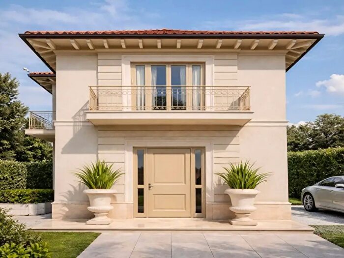 Casa con 11 locali in vendita in Forte Dei Marmi