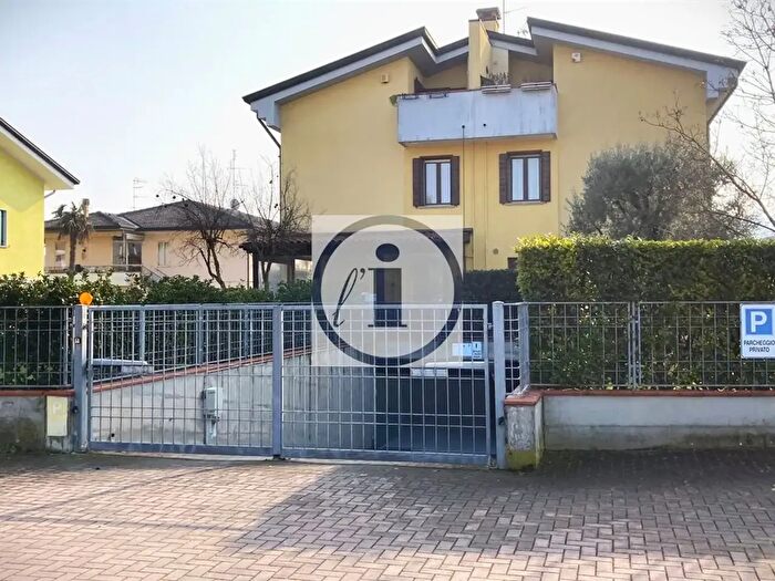 Casa con 6 locali in affitto in Abano Terme