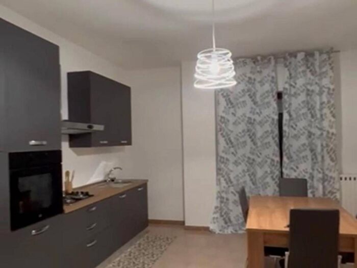 Appartamento quadrilocale in affitto in Via Vincenzo Fondacaro, Catanzaro Lido, Catanzaro