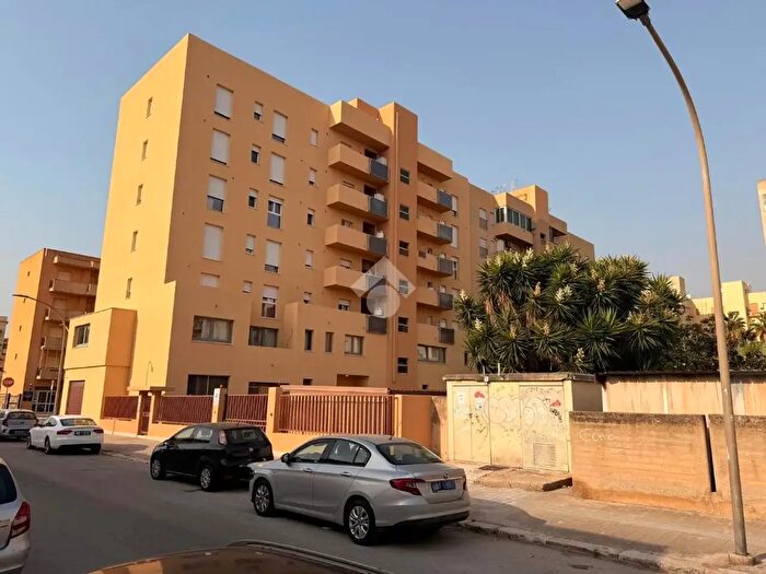 Appartamento con 5 locali in affitto in Via del Ferro, Trapani