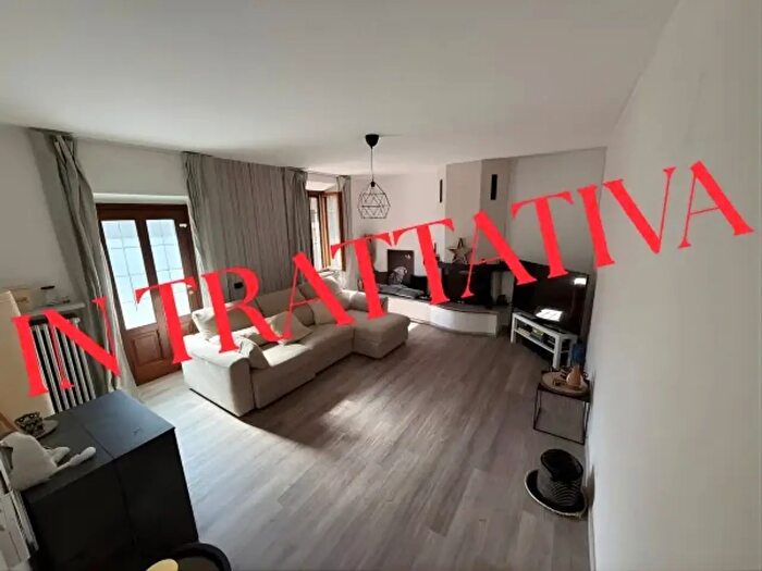 Appartamento trilocale in vendita in Via Vittorio Emanuele II, Oltrona Di San Mamette