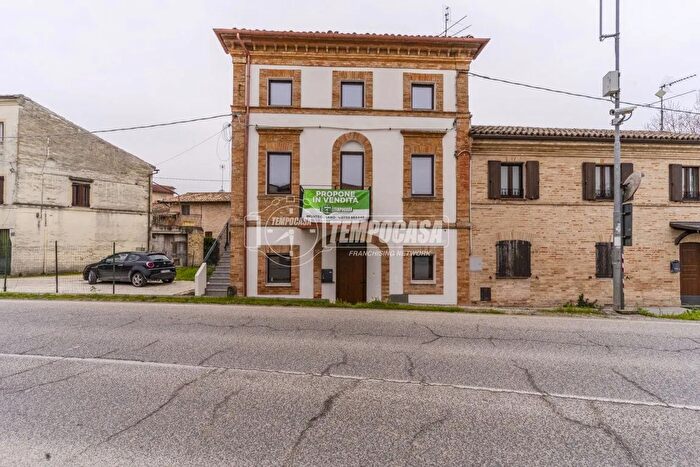 Case in Vendita e in Affitto - 2