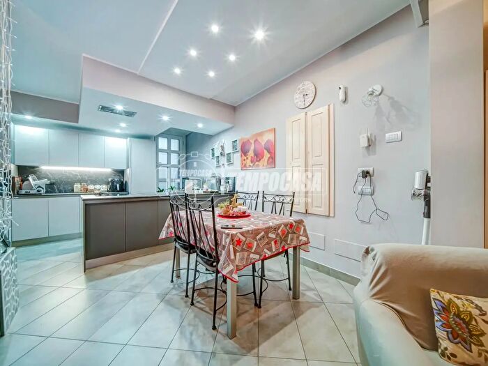 Casa quadrilocale in vendita in Via San Rocco, Jerago Con Orago