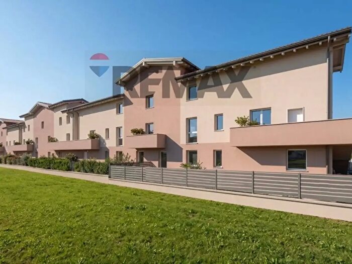 Appartamento trilocale in vendita in Osio Sotto