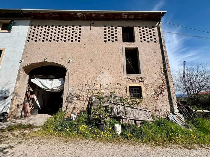 Casa con 5 locali in vendita in Via Guastalla, Sommacampagna