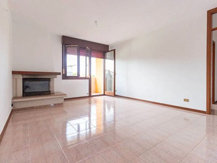 Appartamento con 5 locali in vendita in Via d Luigi Turrin, Porcia