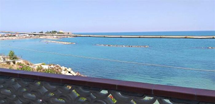 Casa con 6 locali in vendita in Trani