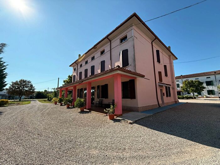 Appartamento con 5 locali in vendita in Poggio Rusco