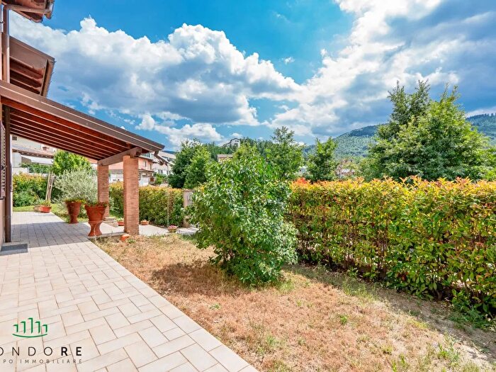 Casa con 16 locali in vendita in Castiglione Dei Pepoli