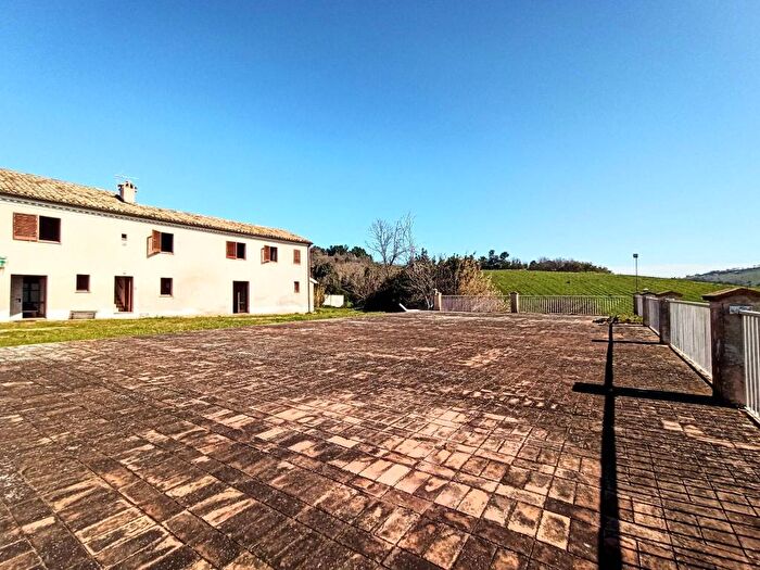 Casa con 6 locali in affitto in Via del Conero, Polverigi