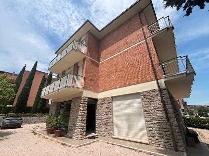 Appartamento con 5 locali in affitto in Via della Madonna Alta, Madonna Alta Prepo, Perugia