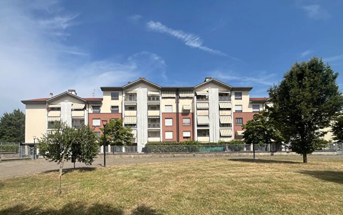 Appartamento trilocale in vendita in Piazza Schuster, Pioltello