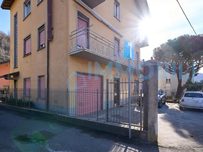 Appartamento trilocale in vendita in Via Tintoretto, Calolziocorte