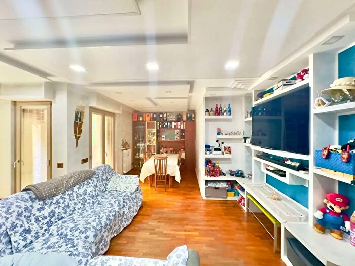 Casa con 5 locali in vendita in Tortona