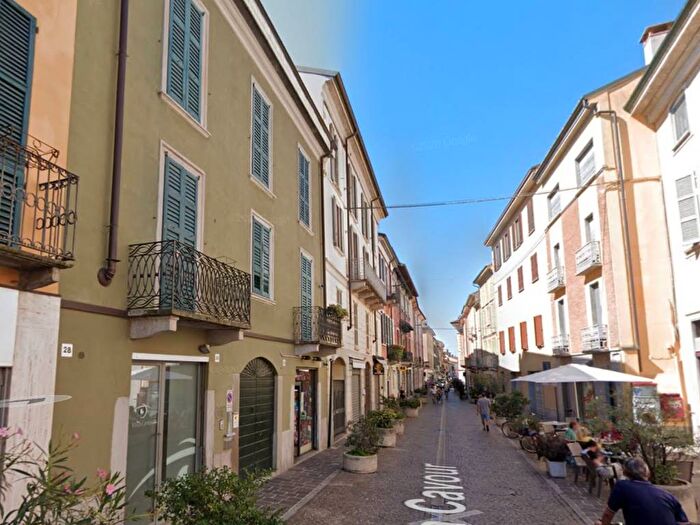 Appartamento trilocale in affitto in Via Camillo Benso di Cavour, Centro Storico, Lodi