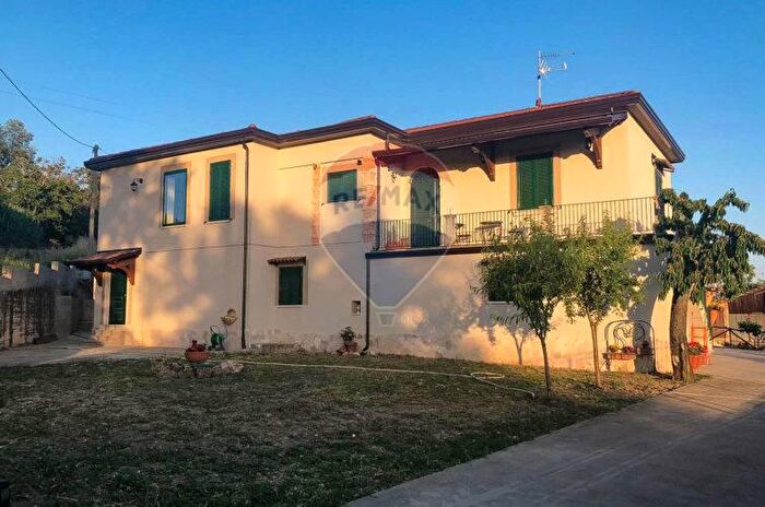 Casa con 10 locali in vendita in Cda Fontana dellOlmo Sn, Fontanarosa