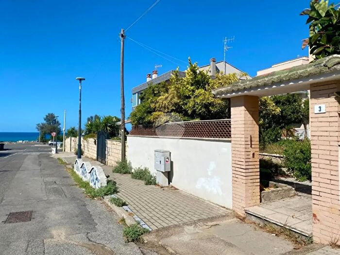 Appartamento quadrilocale in vendita in Via Partenope, Anzio