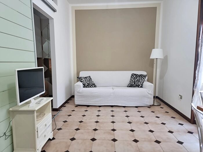 Appartamento monolocale in affitto in Viareggio