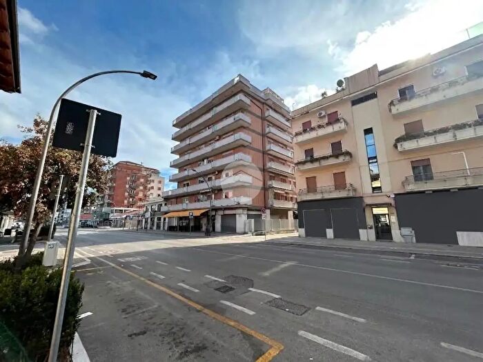 Appartamento trilocale in vendita in Viale G Marconi, Pescara