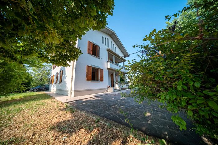 Casa con 5 locali in vendita in Via Enrico Forlanini, Parma