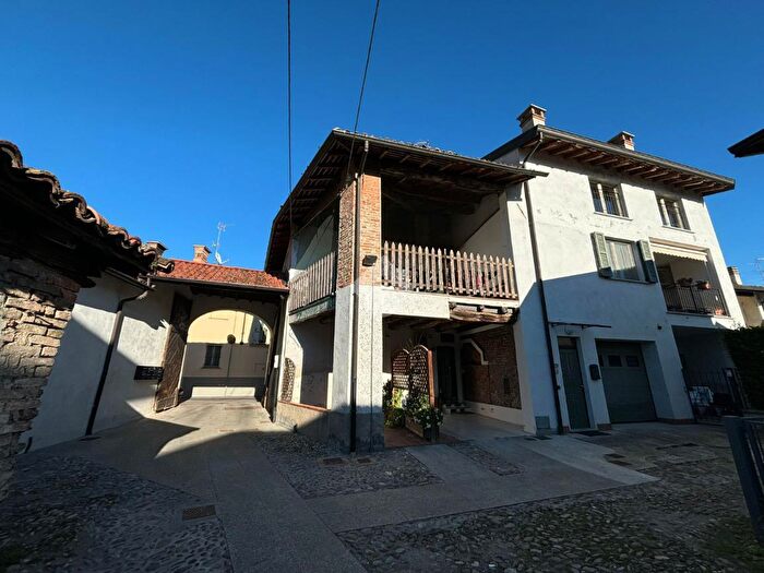 Casa bilocale in vendita in Via S Alberto, Rivolta DAdda