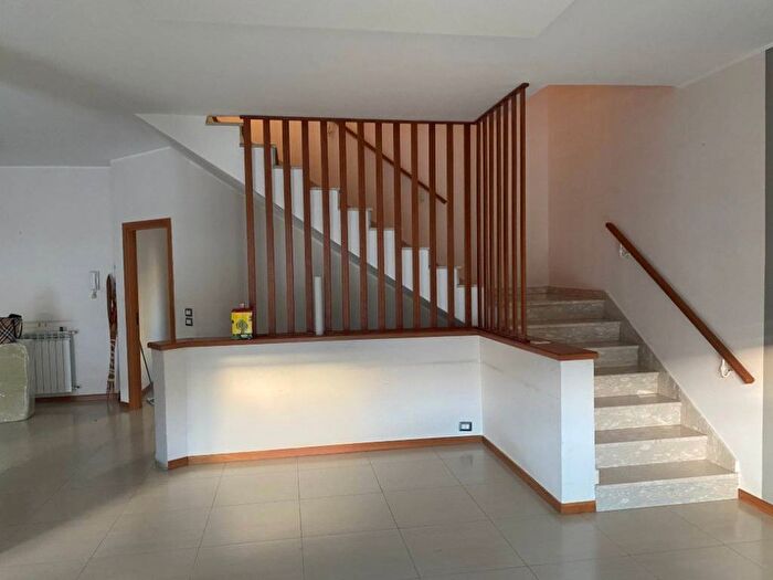 Casa quadrilocale in affitto in Via Eugenio Montale, Centro, Mugnano di Napoli