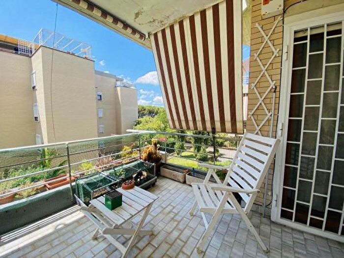 Appartamento quadrilocale in vendita in Via Poggio Verde, Roma