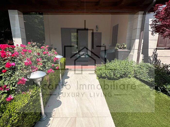 Casa con 6 locali in vendita in Strada Casalunga, Botteghino Pilastrello, Parma