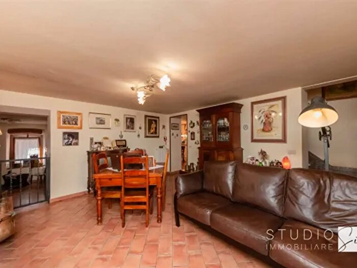Casa con 6 locali in vendita in Via di Lupicciano, Pistoia