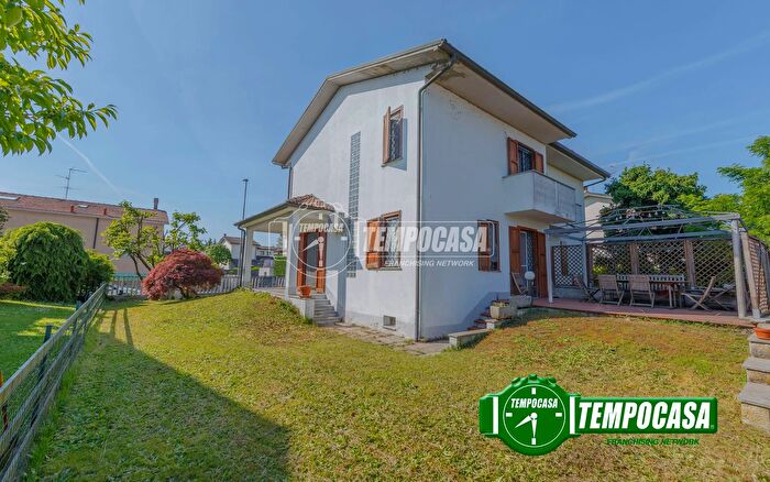 Casa quadrilocale in vendita in Via Milano, Bereguardo