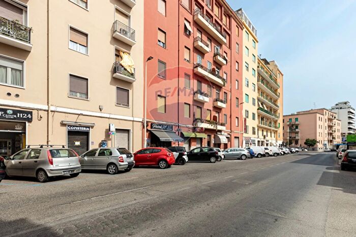 Appartamento quadrilocale in vendita in Via Pascoli, Cagliari