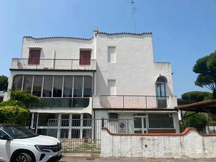 Casa con 6 locali in vendita in Via Arturo Tosi, Comacchio