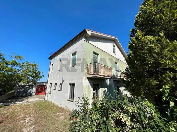 Case in Vendita e in Affitto - 2