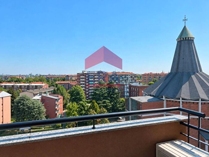 Appartamento trilocale in affitto in Via Val Sabbia, Comasina, Milano