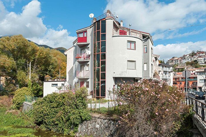 Appartamento trilocale in vendita in Via Peschiera, Castel Di Sangro