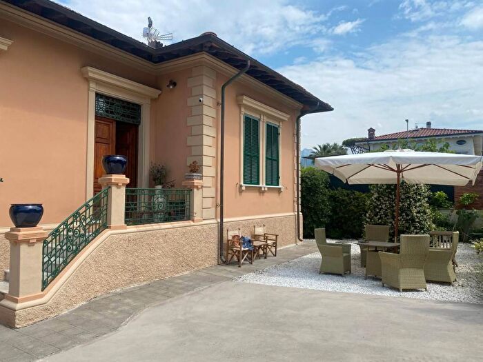 Casa con 5 locali in affitto in Centro, Forte dei Marmi