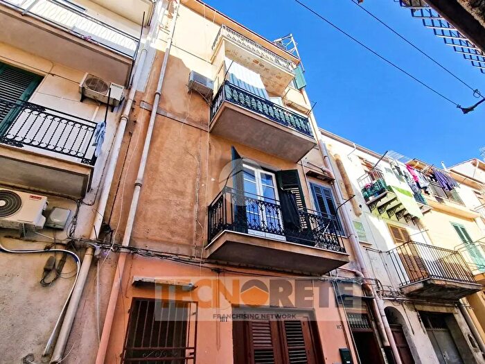 Appartamento trilocale in vendita in Via B Manfredi, Monreale