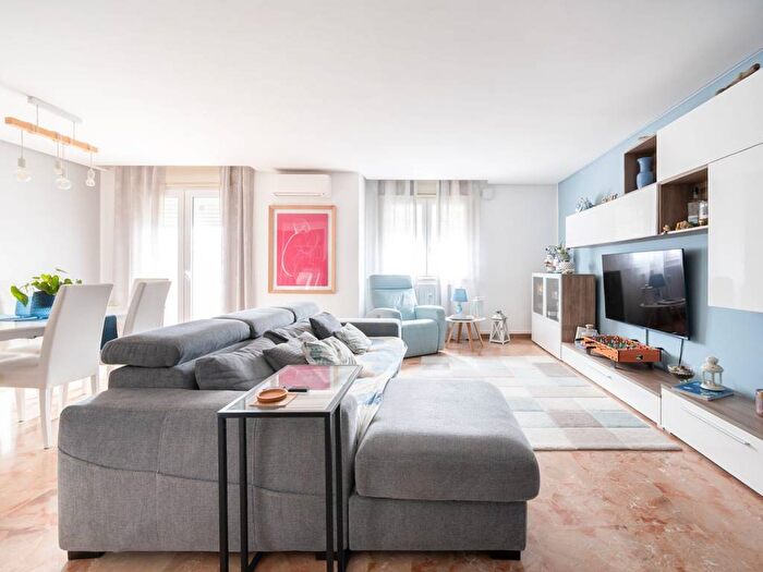 Appartamento con 6 locali in affitto in Via Monte San Calogero, Strasburgo Belgio, Palermo