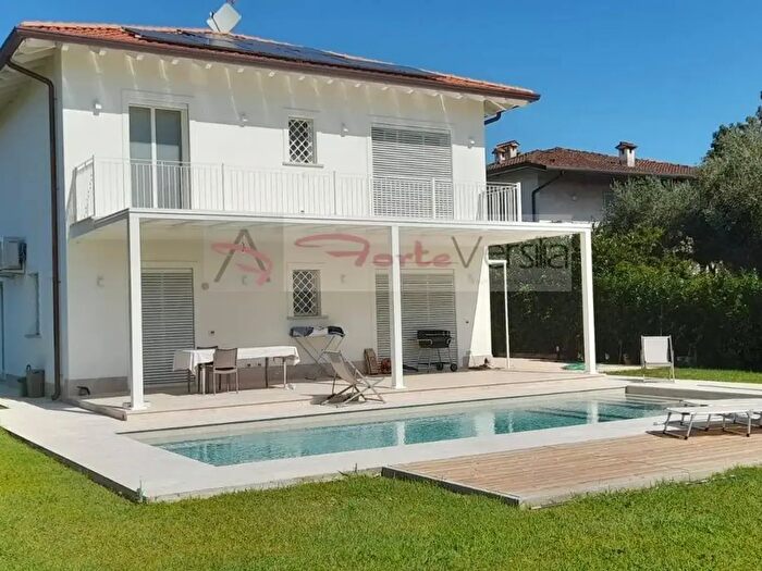 Casa con 5 locali in vendita in Via Basilicata, Pietrasanta