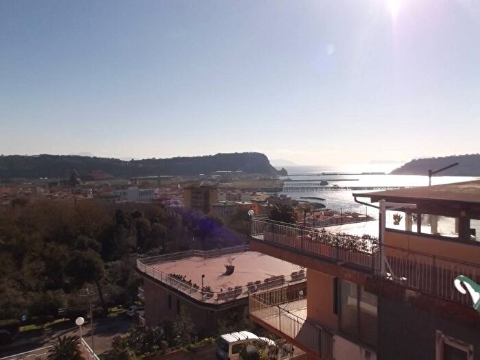 Appartamento bilocale in affitto in Via San Gennaro Agnano, Pozzuoli Alta, Pozzuoli