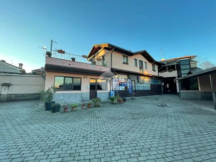 Casa con 5 locali in vendita in Via Boffalora, Magenta
