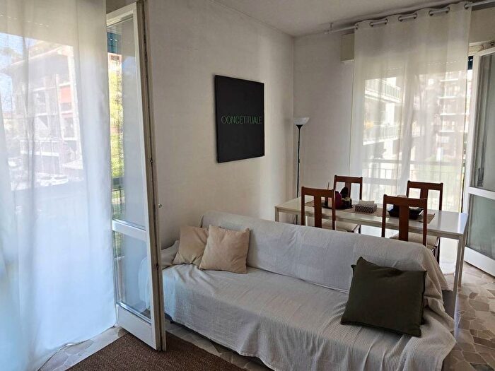 Appartamento trilocale in affitto in Via Tolmezzo, Udine, Milano