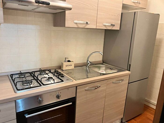 Appartamento trilocale in affitto in Via San Carlo da Sezze, Centro, Latina