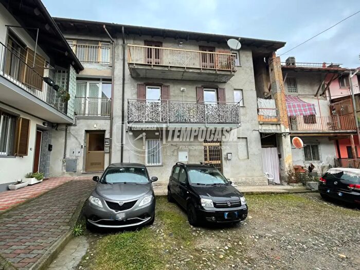 Case in Vendita e in Affitto - 2