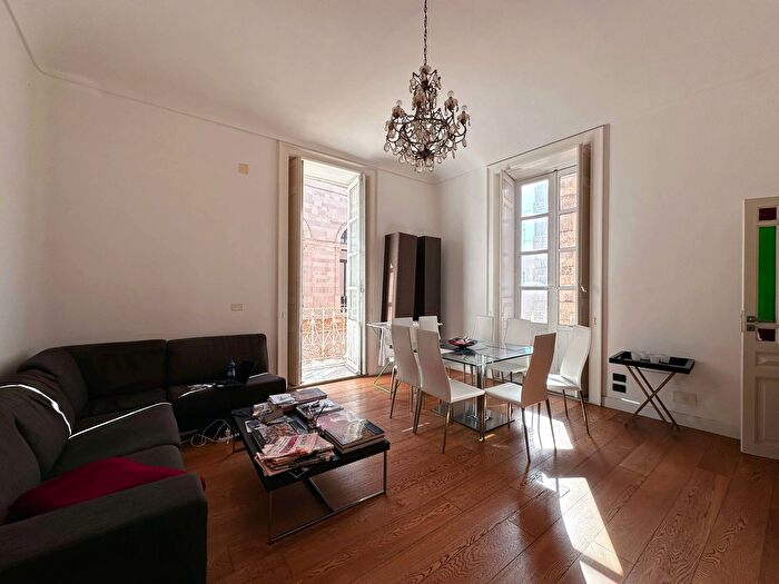 Appartamento trilocale in vendita in Via Roma, Siracusa