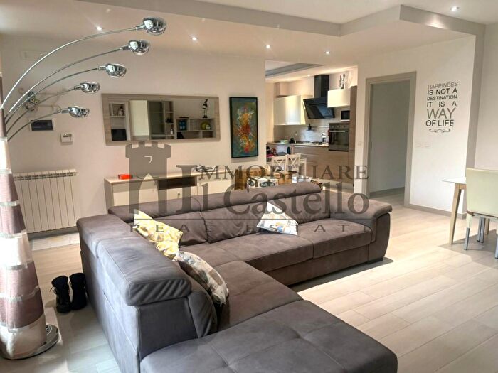 Appartamento trilocale in vendita in Castiglione Del Lago