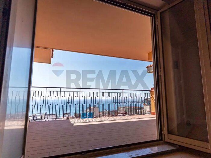 Appartamento trilocale in vendita in Via delle Fornaci, Giardini Naxos